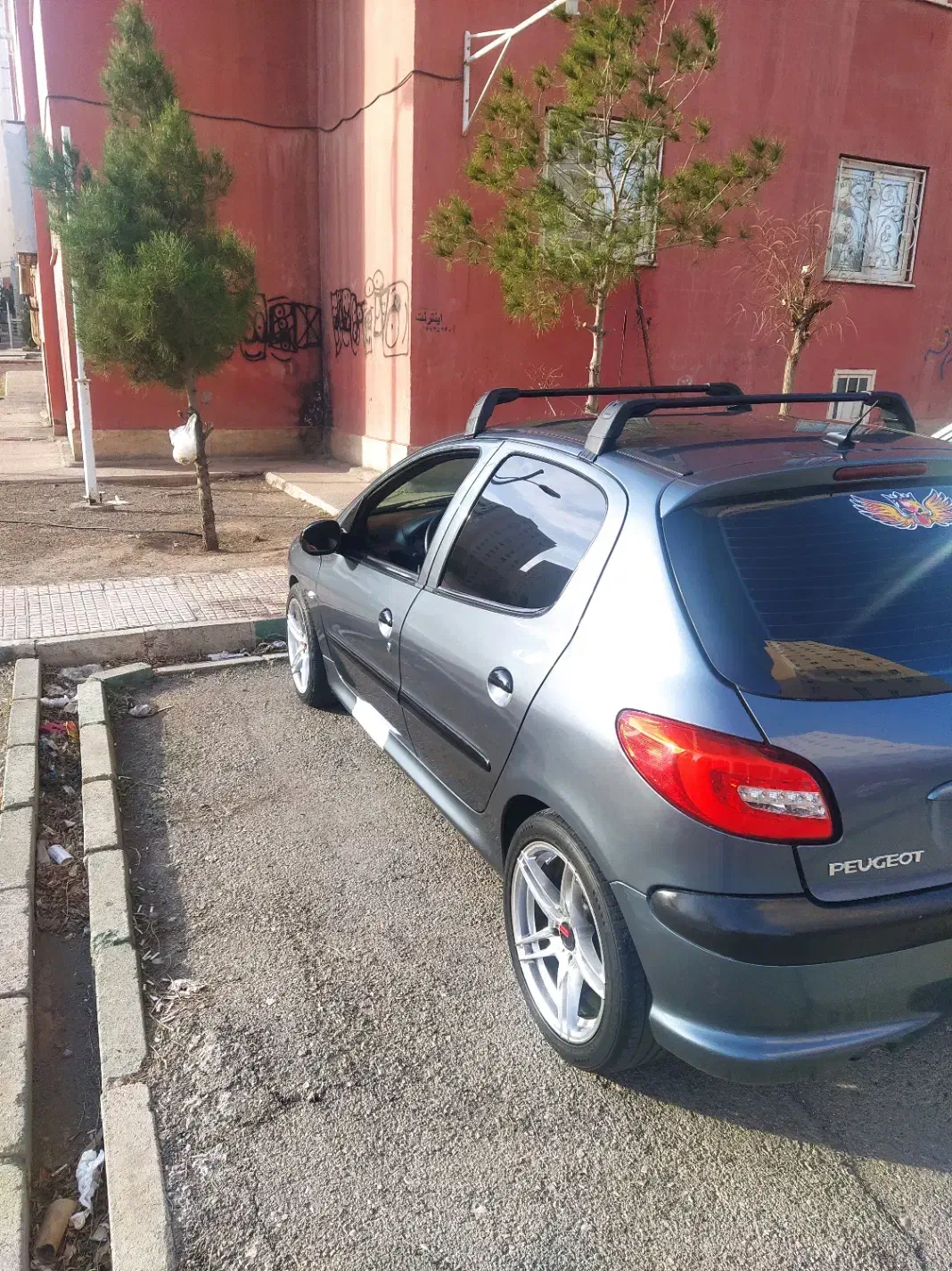 ۲۰۶ تیپ ۵|خودرو سواری و وانت|پرند, فاز ۵|دیوار