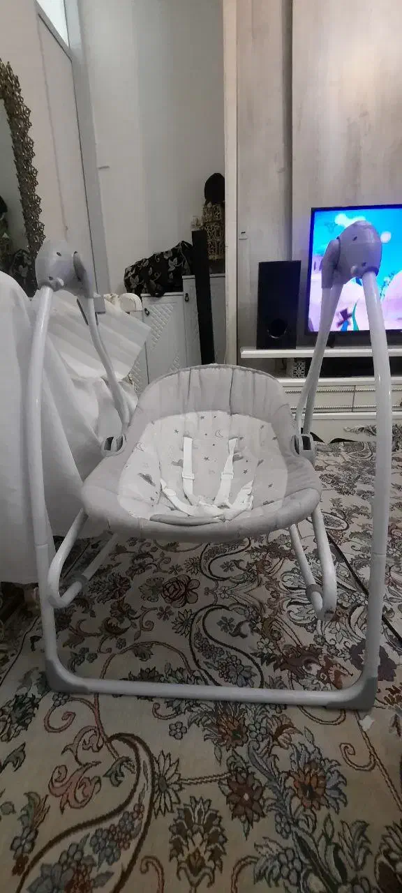 گهواره یامریکایی موزیکال باتری خور جای شارژم داره|اسباب و اثاث بچه|تهران, نازیآباد|دیوار