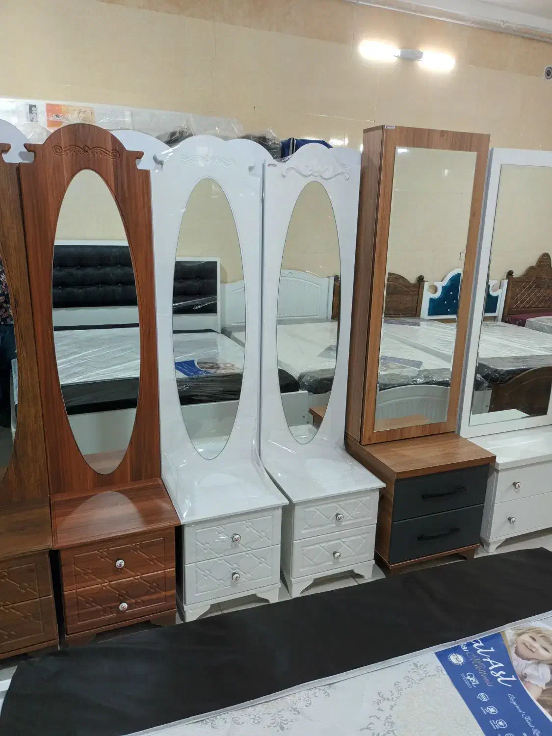 آینه قدی ریلی (۷۵۰۰ ) آینه قدی وکیوم ( ۵۴۵۰)|جاکفشی، کمد، دراور|الوند, |دیوار