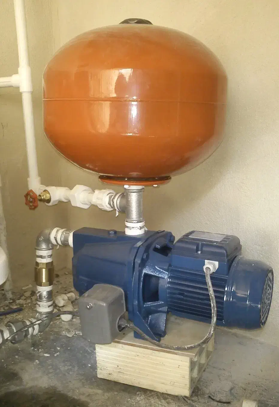 برق کاری لوله کشی نصب پمپ آب آبگرمکن برقکار|خدمات پیشه و مهارت|اهواز, نادری|دیوار