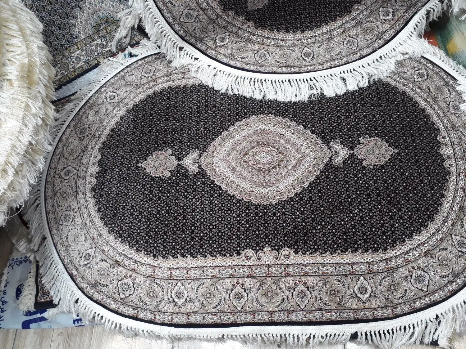 فرش ماهی سلطان بیضی۱۲۰۰شانه ۱×۱/۵فرش آشپزخانه|فرش|تبریز, |دیوار