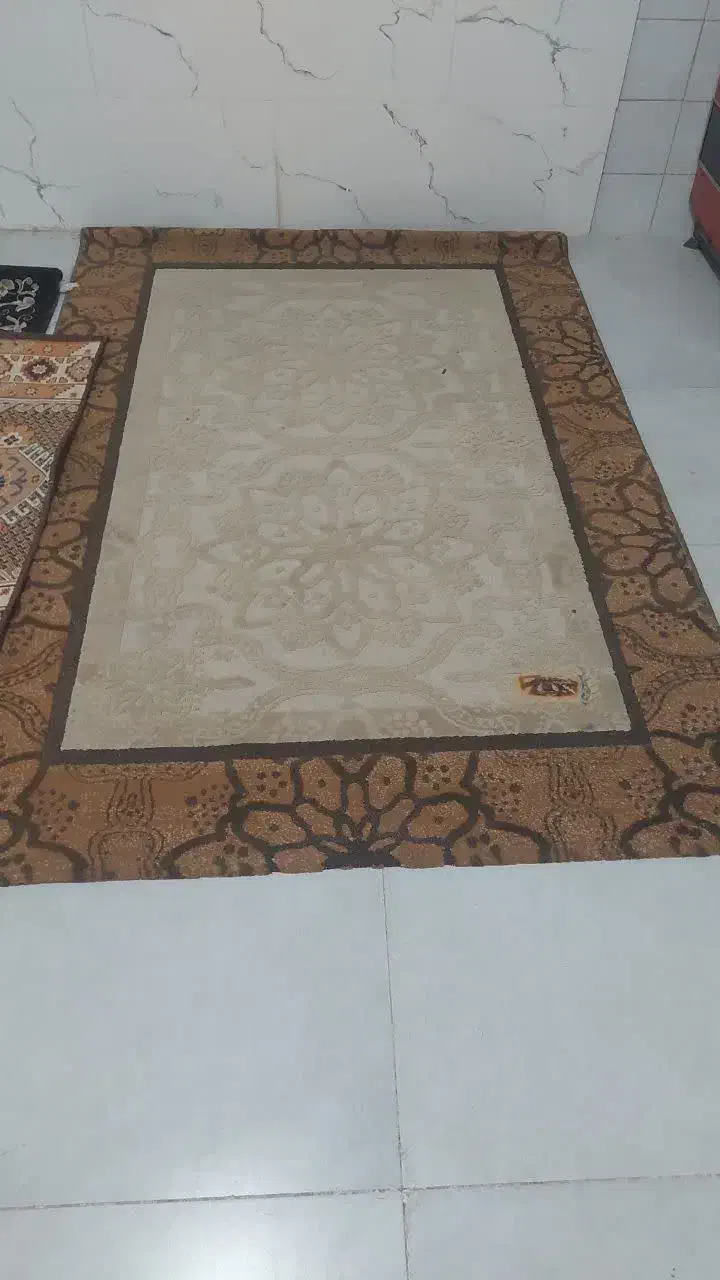 گلیم کناره  یک مترو سی در پنج متر سالم|گلیم، جاجیم، گبه|یزد, |دیوار