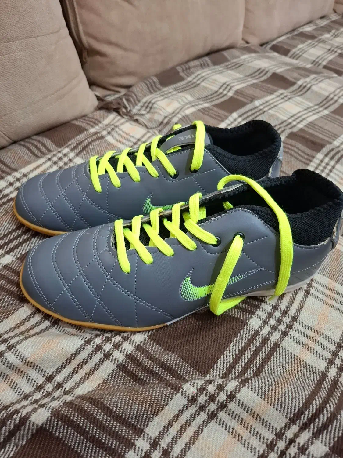 کفش ورزشی|کیف، کفش، کمربند|بندر کنگان, |دیوار