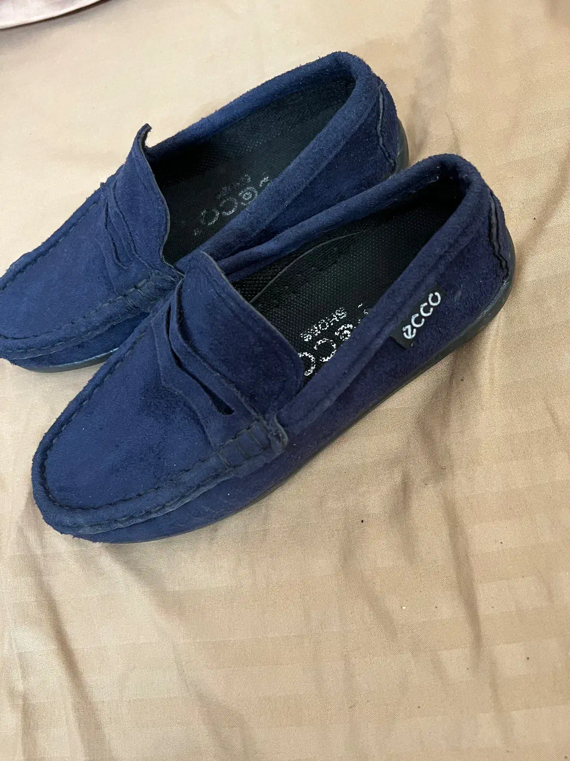 کفش بچگانه چندجفت و سایز مختلف|کفش و لباس بچه|مشهد, کوه سنگی|دیوار