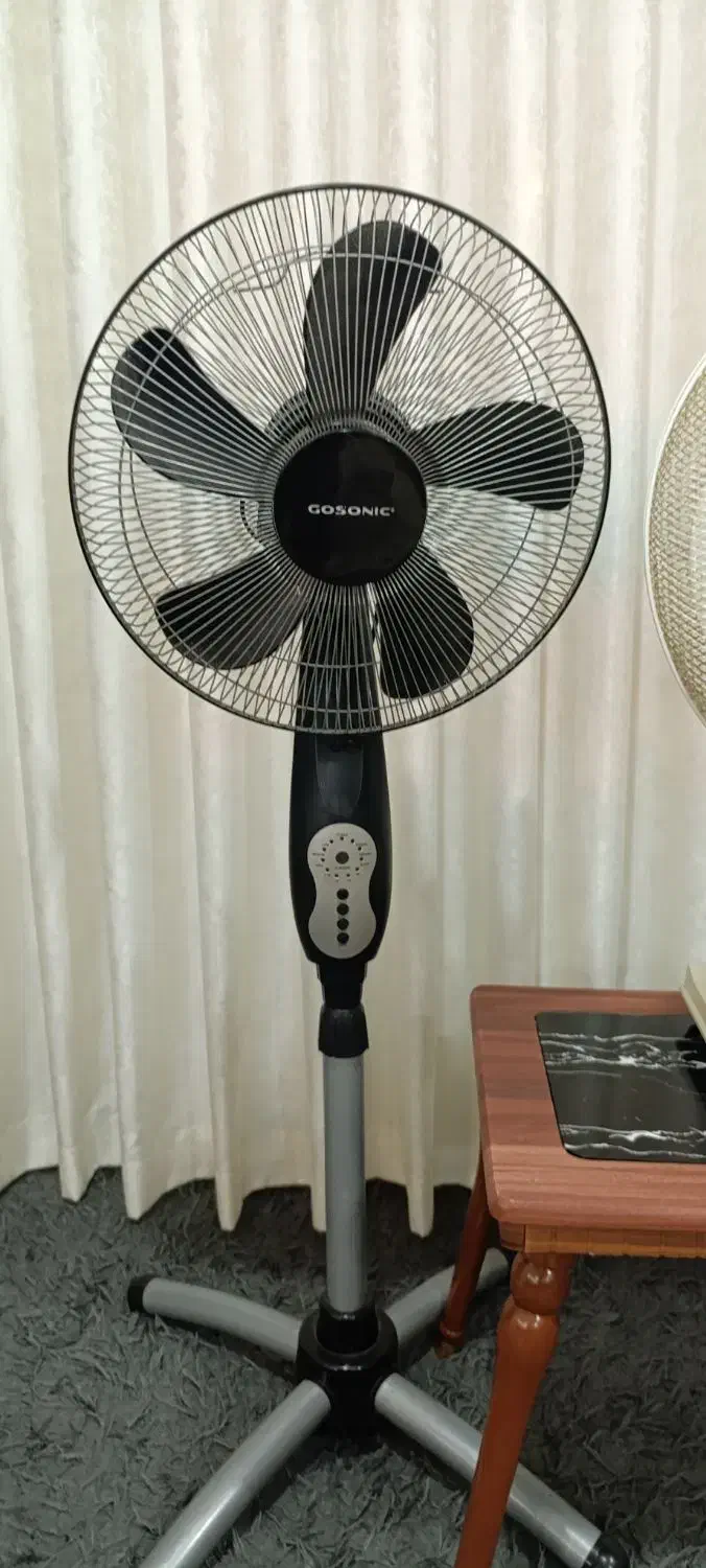 پنکه ایستاده کنترلی وپنکه معمولی|پنکه و تصفیه‌کنندهٔ هوا|تالش, هشتپر|دیوار