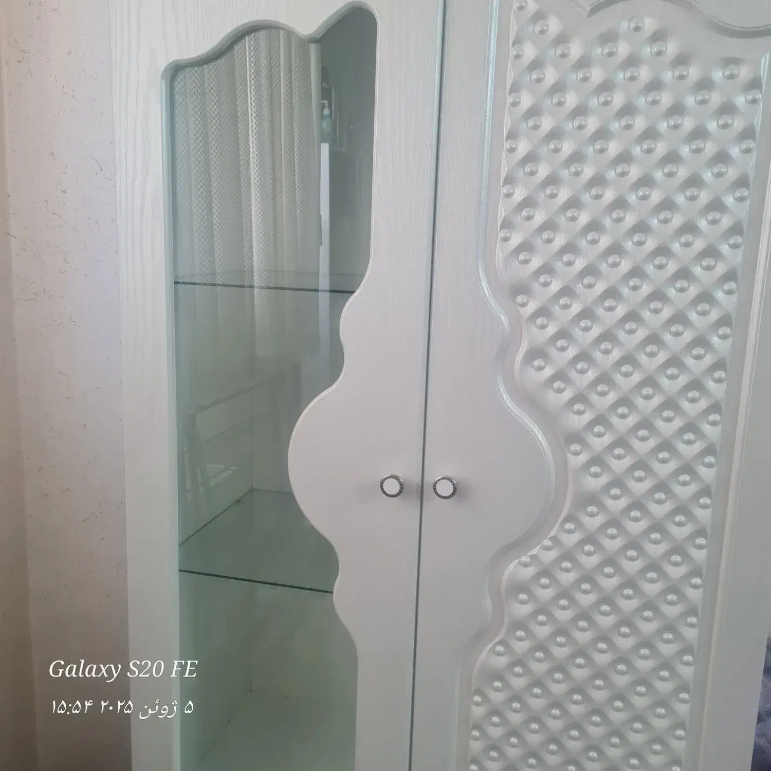 کمد سفید لباس ویترین ودوکشو نو|جاکفشی، کمد، دراور|شاهین‌شهر, خانه کارگر|دیوار