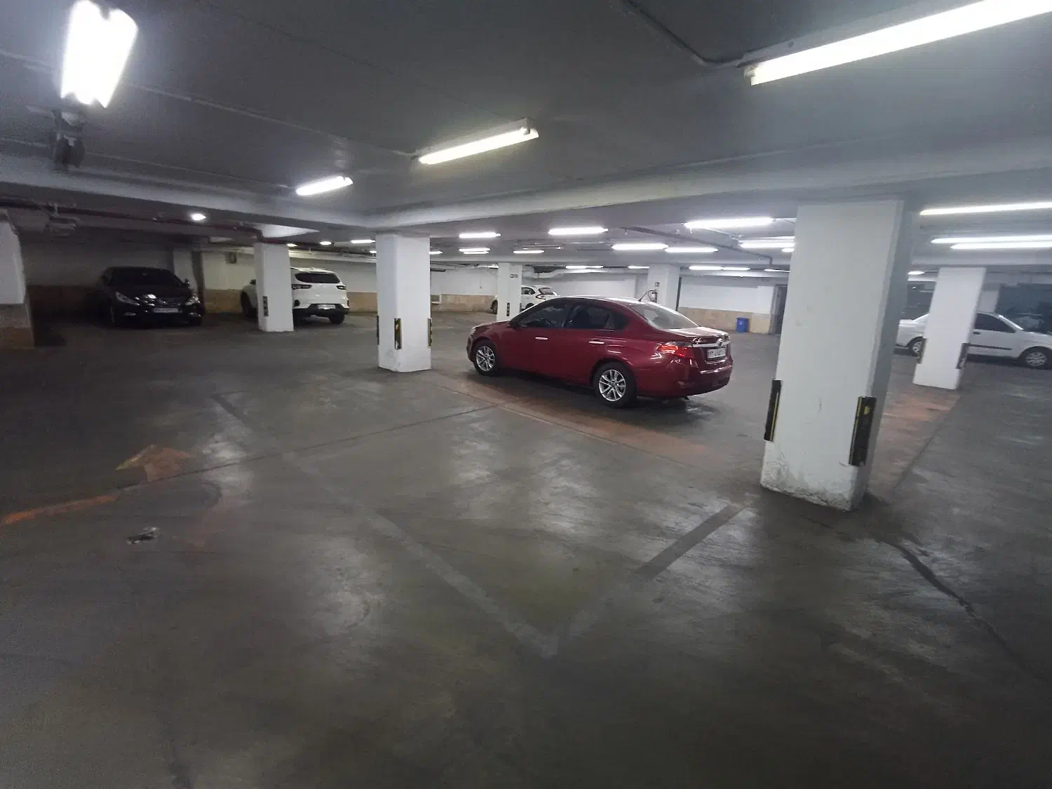 اجاره پارکینگ ماهانه خودرو و موتور سیکلت|اجارهٔ کوتاهمدت آپارتمان و سوئیت|تهران, جیحون|دیوار