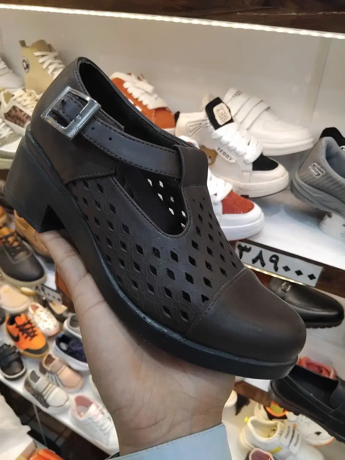 فقط ۱۷۵۰۰۰|کیف، کفش، کمربند|قم, نوبهار|دیوار