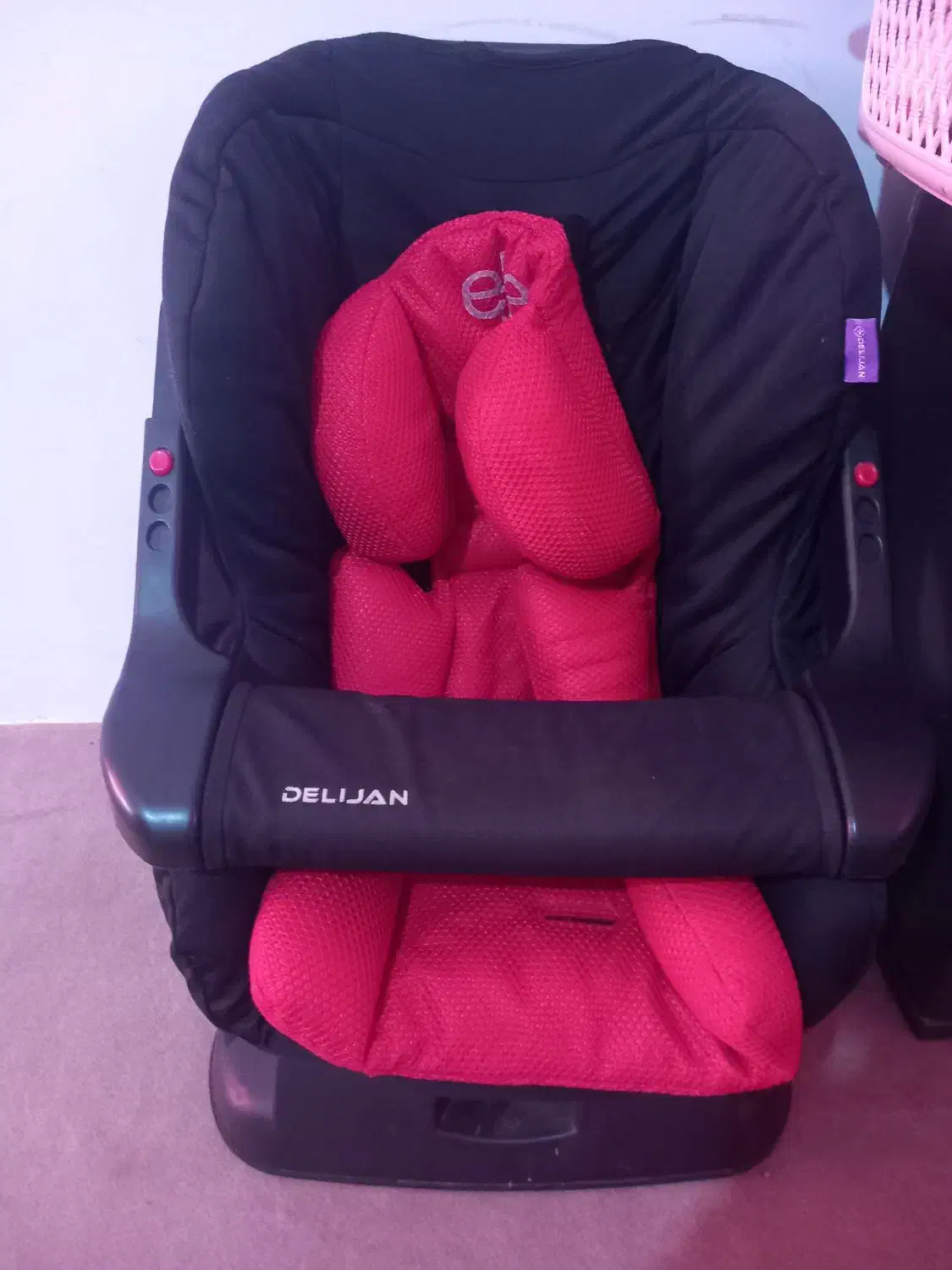 صندلی ماشین کودک۵۵۰تومن|کالسکه و لوازم جانبی|قائم‌شهر, |دیوار