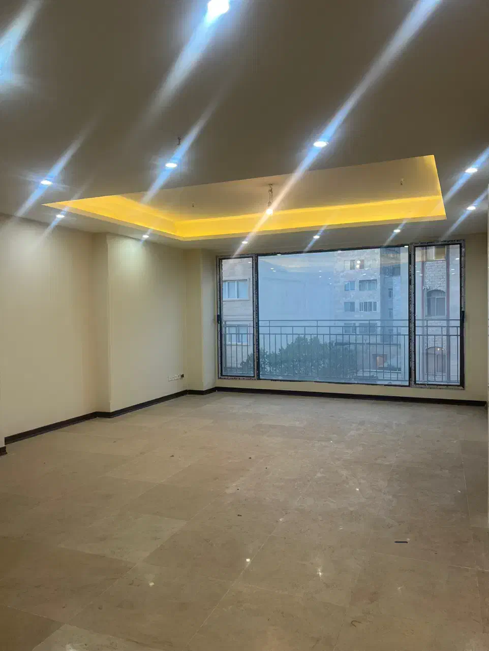 ۱۳۰ متری سه خواب ستارخان