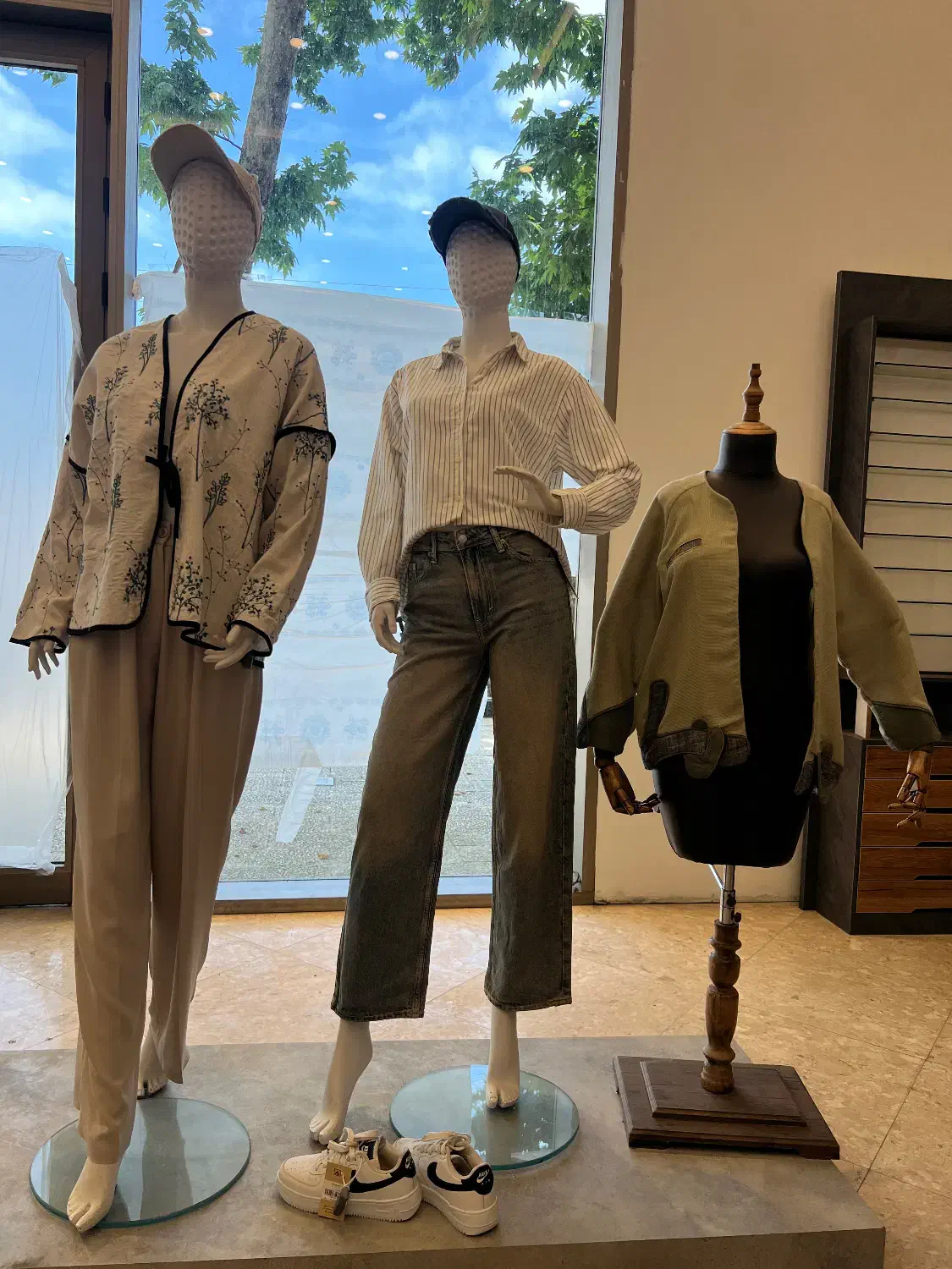 رگال و مانکن|فروشگاه و مغازه|بندر انزلی, گلسرخ|دیوار