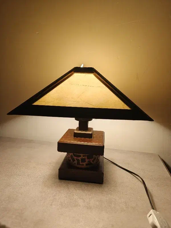 چراغ خواب چوبی|چراغ خواب و آباژور|اهواز, کوی ترابری|دیوار