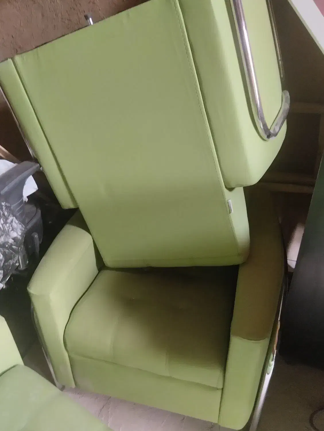 مبل چرم و پارتیشن چوبی|مبلمان خانگی و میز عسلی|اردکان, |دیوار