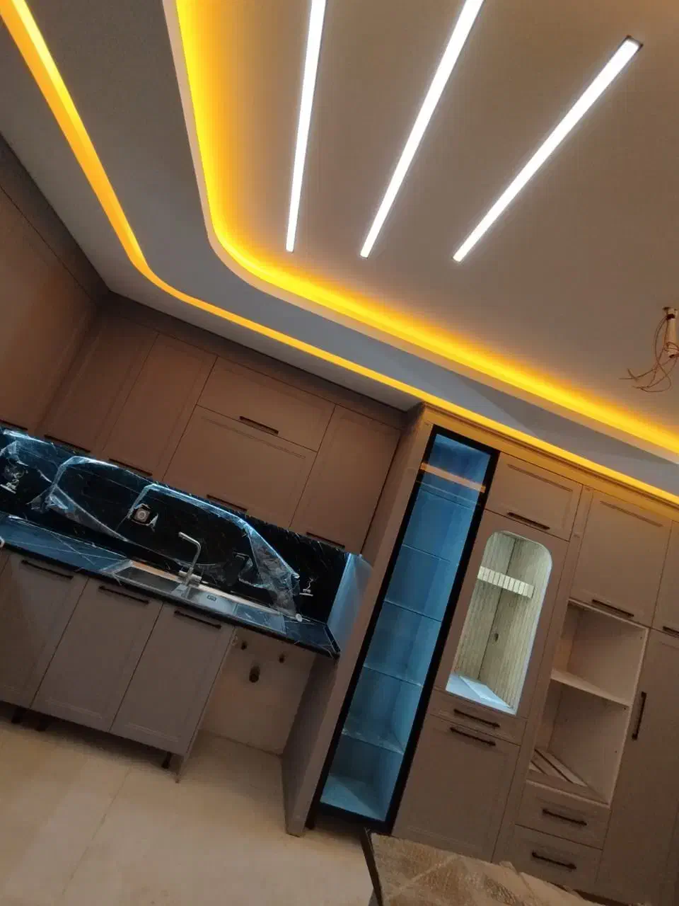 برقکشی رفع اتصالی برقکار ضمانت کیفیت و قیمت|خدمات پیشه و مهارت|کرمان, |دیوار