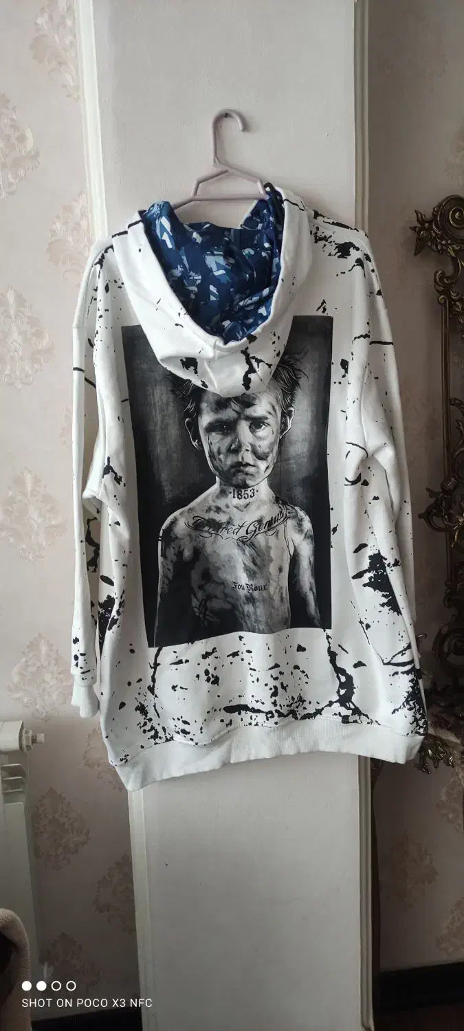 هودی|لباس|کرج, کوی مدرس|دیوار