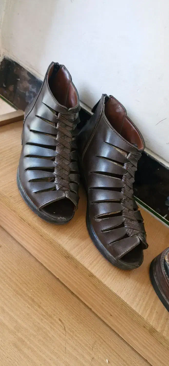 مقداری لباس و وسیله ی منزل|لباس|شوشتر, |دیوار