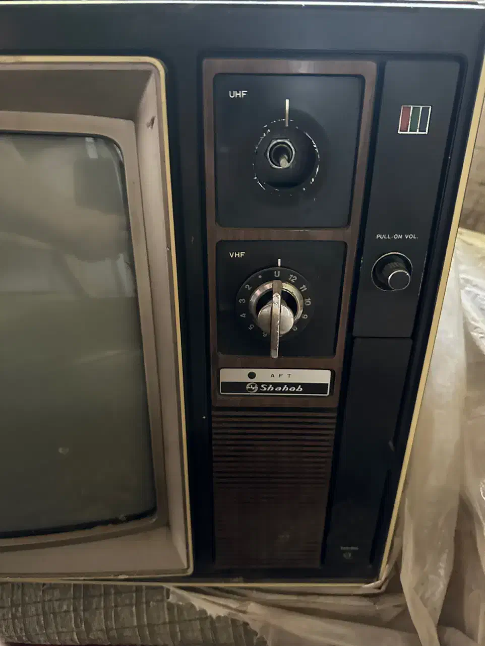 تلویزیون قدیمی شهاب|تلویزیون و پروژکتور|خرمدره, |دیوار