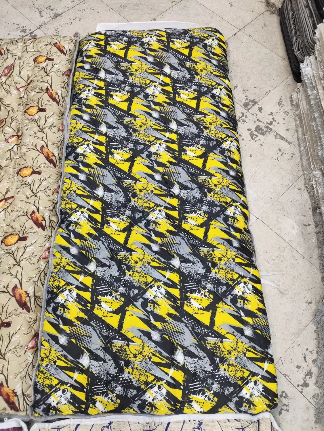 تشک زمینی تشک مهمان نگارین بالشت و پتو|رختخواب، بالش، پتو|مشهد, امیر المومنین|دیوار