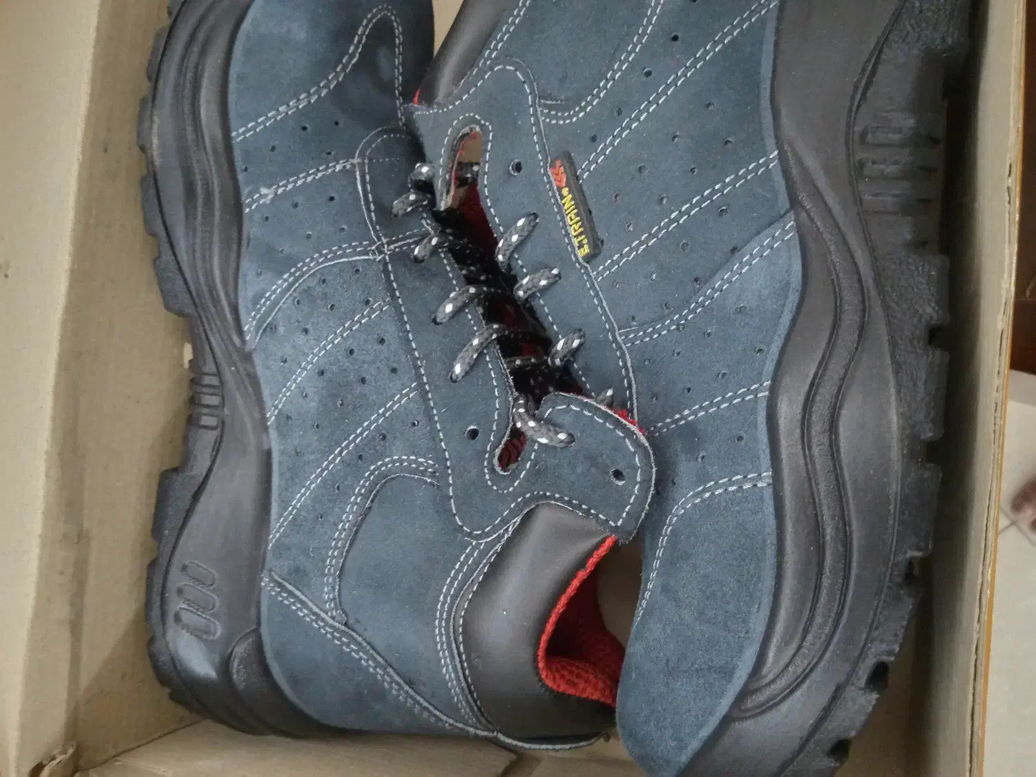 کفش کارو کوه نوردی|کیف، کفش، کمربند|تهران, زرکش|دیوار