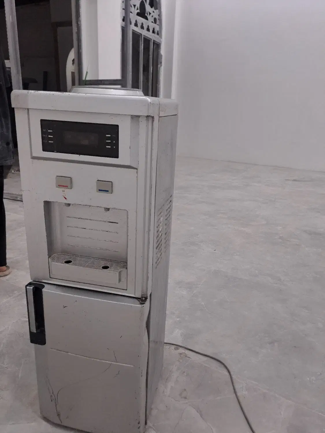 سانتیفیوژ و آب سرد کن|آبسردکن و تصفیه آب|اهواز, کوی جواهری|دیوار