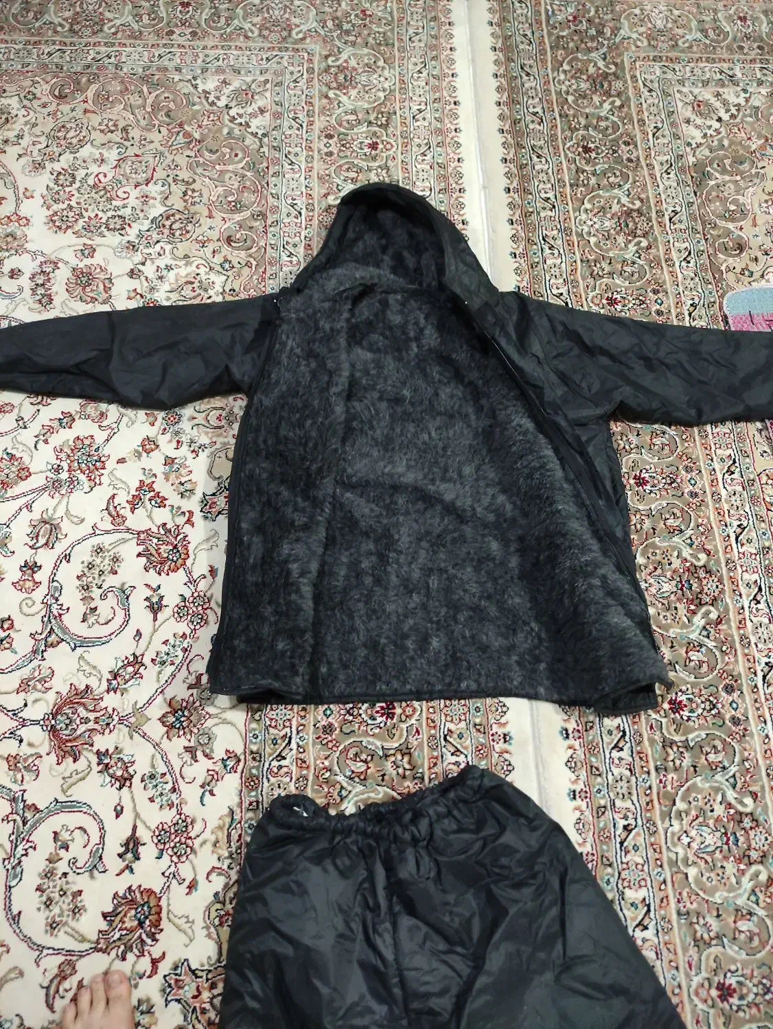 لباس بادگیر|لباس|رباط‌کریم, نصیرشهر|دیوار