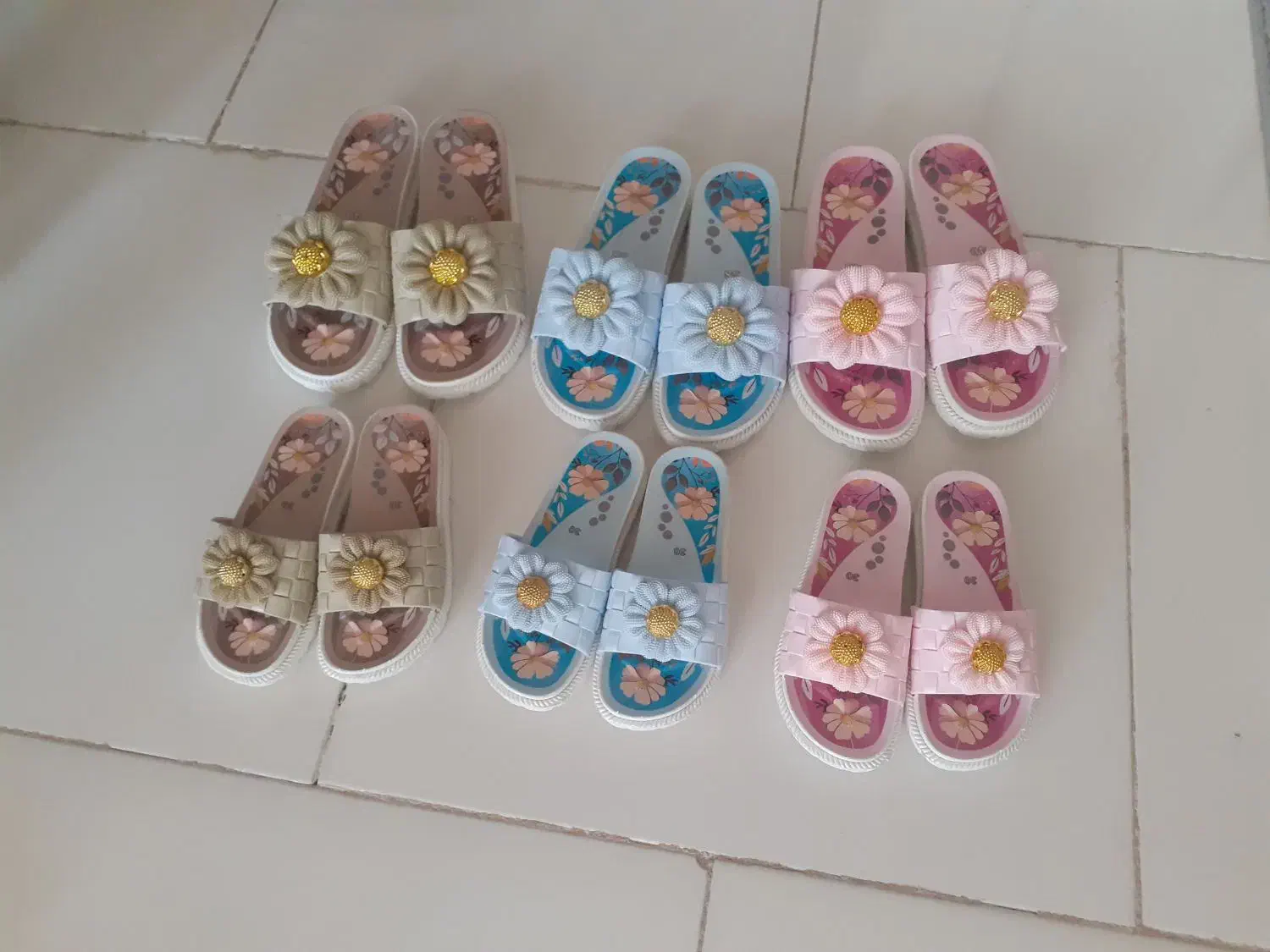 دمپایی فقط ۱۲۰|کیف، کفش، کمربند|پرند, فاز ۴|دیوار