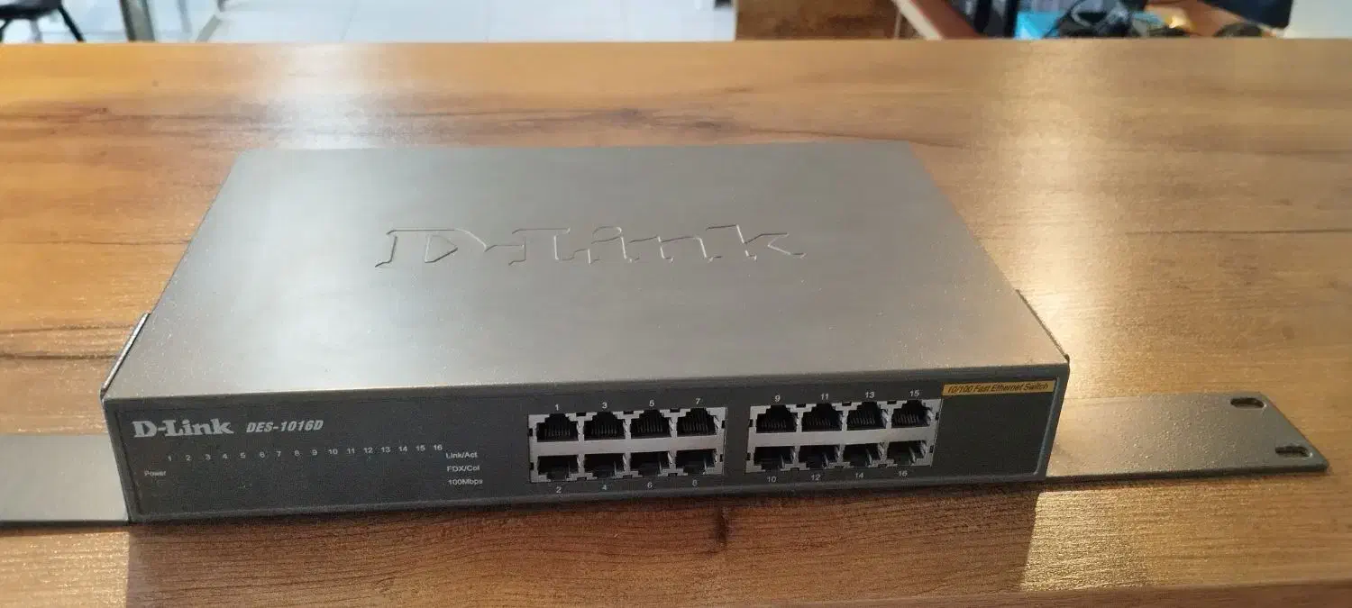 سوییچ 16پورت دی لینک|مودم و تجهیزات شبکه|شیراز, شهرک والفجر|دیوار
