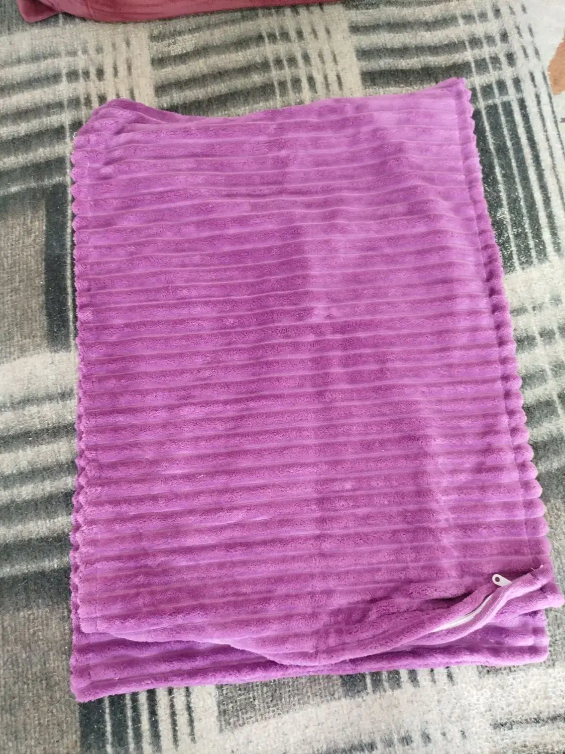 روبالشتی|رختخواب، بالش، پتو|چغادک, |دیوار