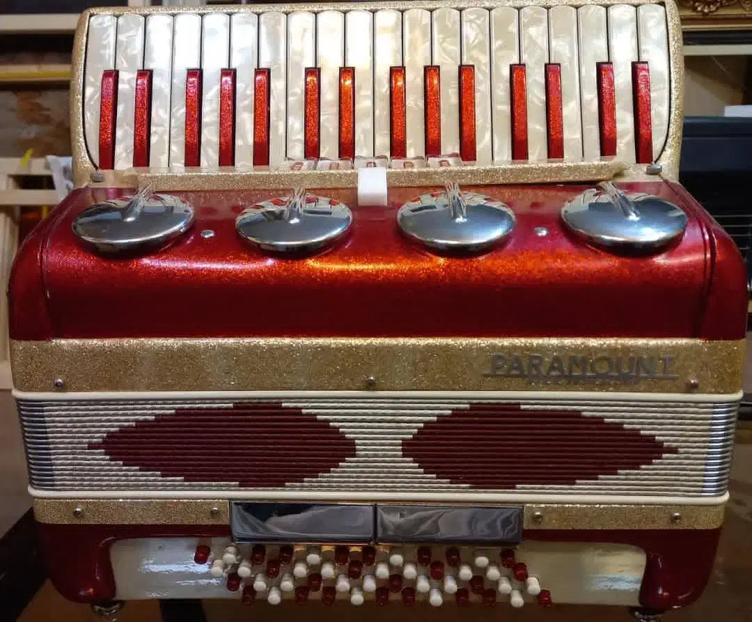 آکاردئون|پیانو، کیبورد، آکاردئون|رشت, منظریه|دیوار