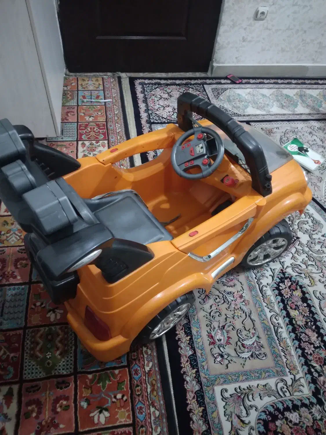 ماشین شارژی|اسباب‌بازی بچه|آبیک, |دیوار