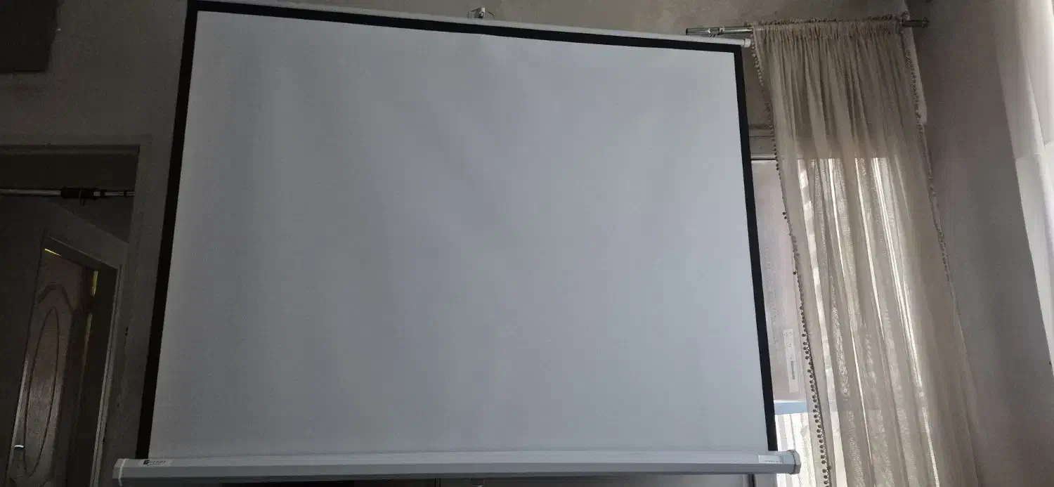 پرژکتور HY302 به همراه پرده ۲۰۰ اینچ|تلویزیون و پروژکتور|تهران, نازی‌آباد|دیوار