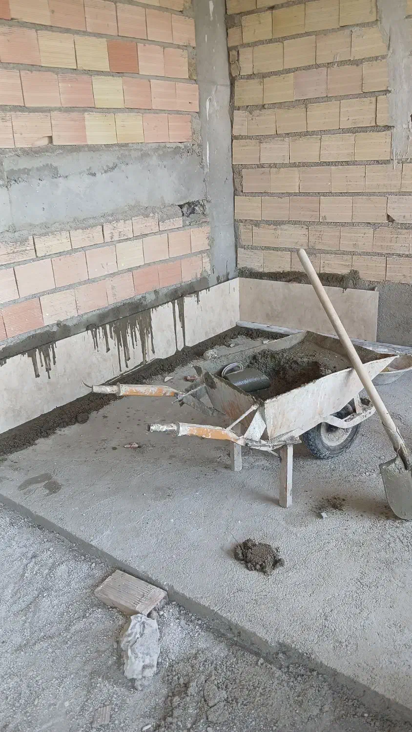 نیازمند کارگر کاشی کار ماهر|استخدام معماری، عمران و ساختمانی|بندرعباس, |دیوار