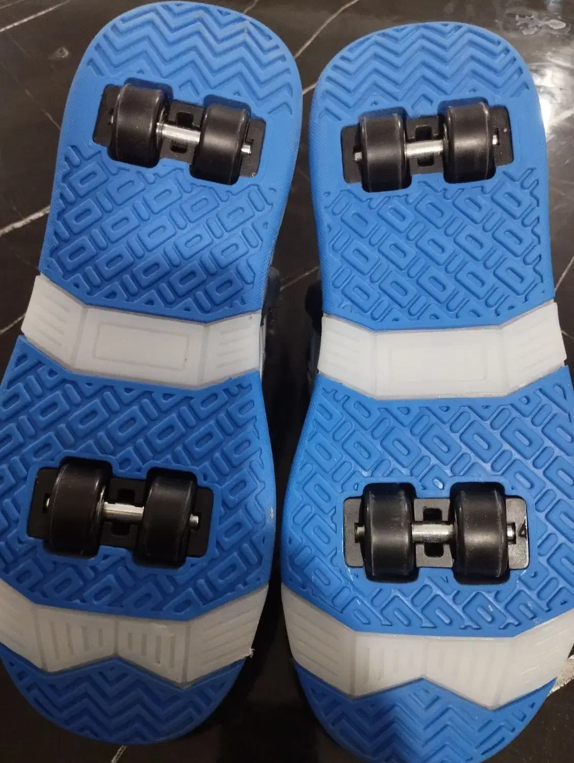 کفش اسکیتی چراغدار|کفش و لباس بچه|شیراز, شهرک والفجر|دیوار