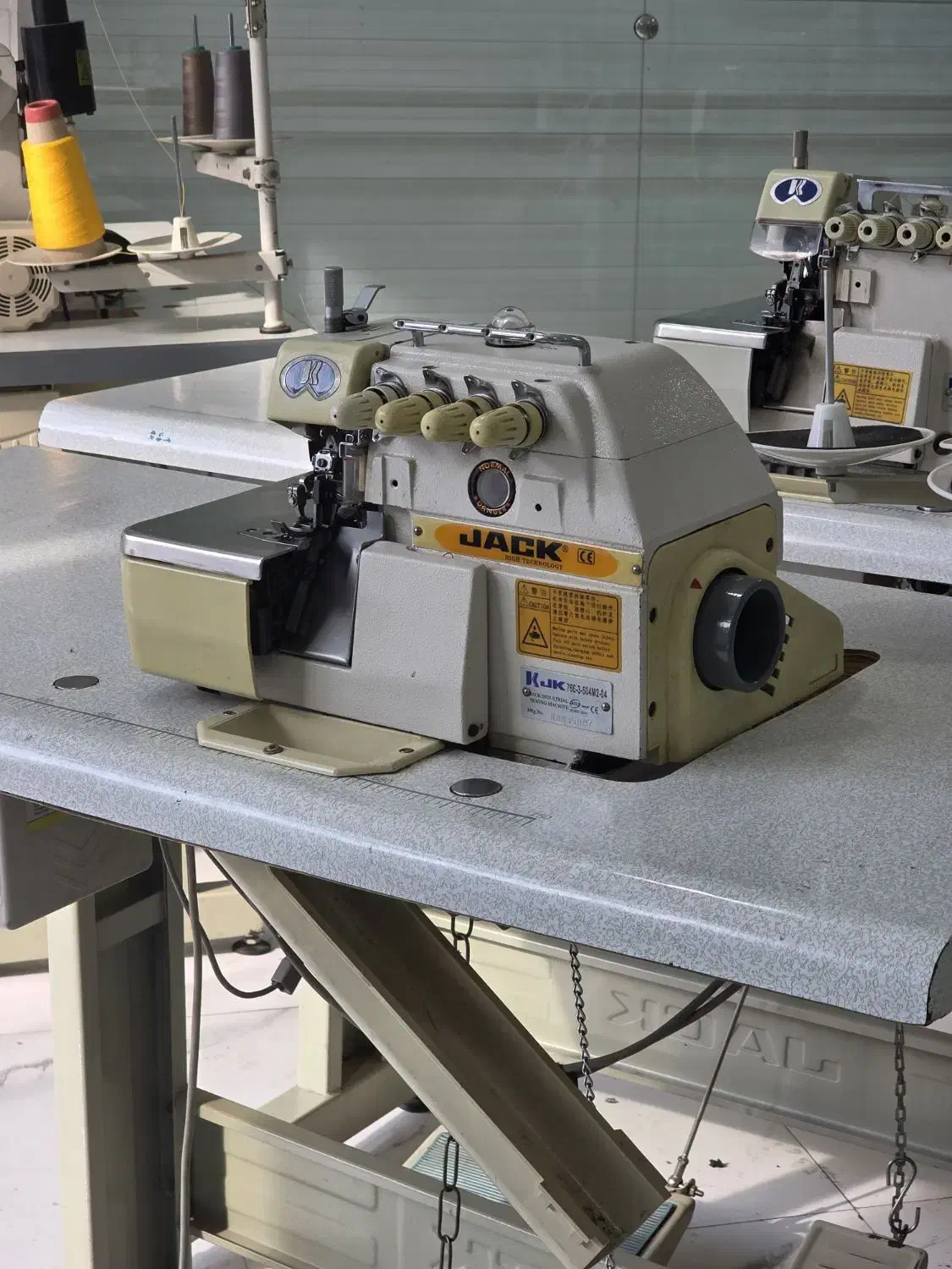 چرخ خیاطی صنعتی زیگزال سردوز ۴ نخ دینام مگنتی جک|چرخ خیاطی و ریسندگی|تهران, امام زاده عبدالله|دیوار