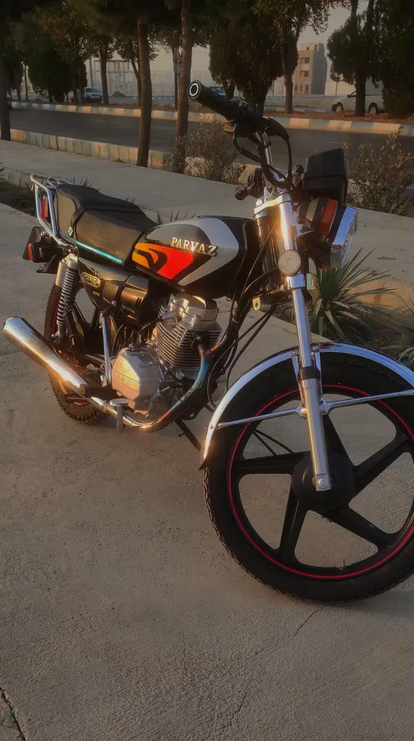 پرواز ۱۲۵ مدل ۱۴۰۳|موتورسیکلت|شاهینشهر, دکتر حسابی|دیوار