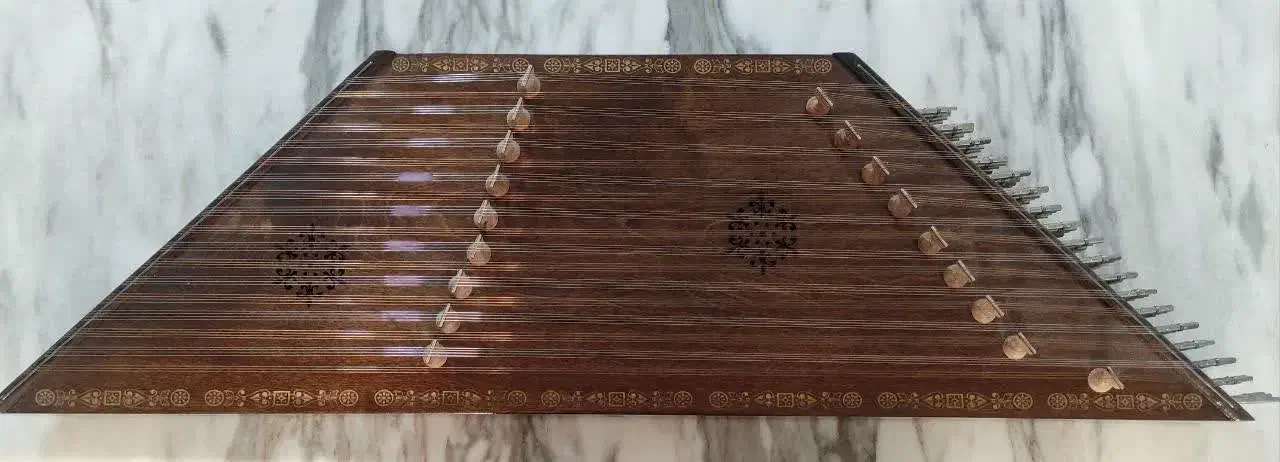 سنتور درحد نو|سازهای سنتی|رباط‌کریم, رباط‌کریم|دیوار