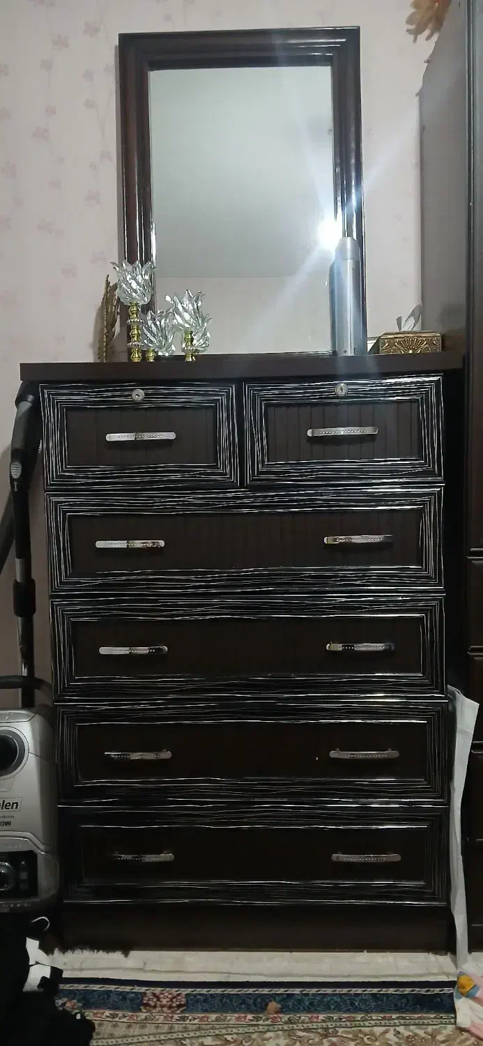 میز تی وی و دراور و کمد آویز و دو عدد بخاری|جاکفشی، کمد، دراور|ملارد, |دیوار