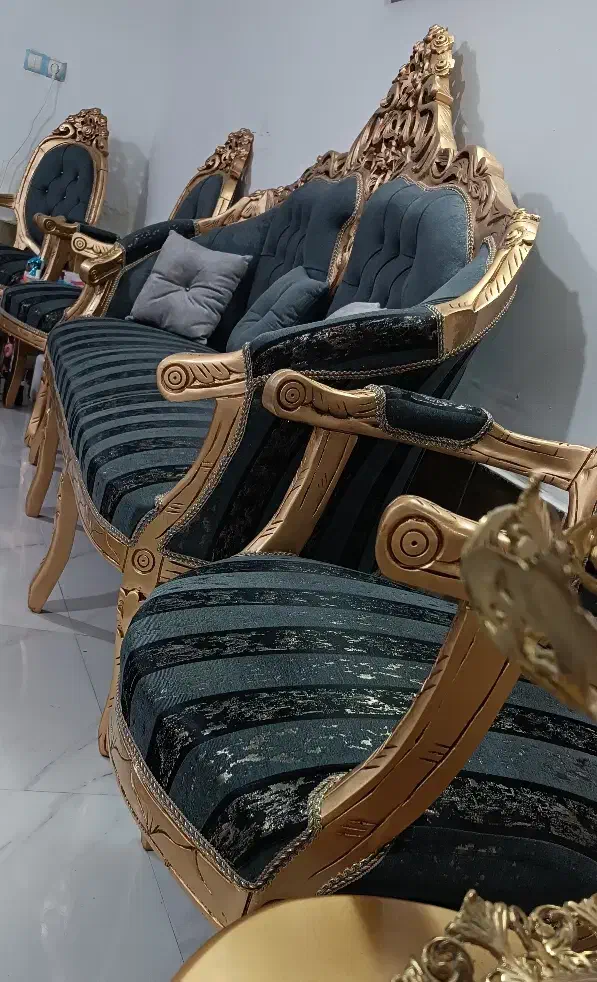 مبلمان کلاسیک طوسی چوب گردو فوم سرد نونو|مبلمان خانگی و میز عسلی|بروجرد, |دیوار