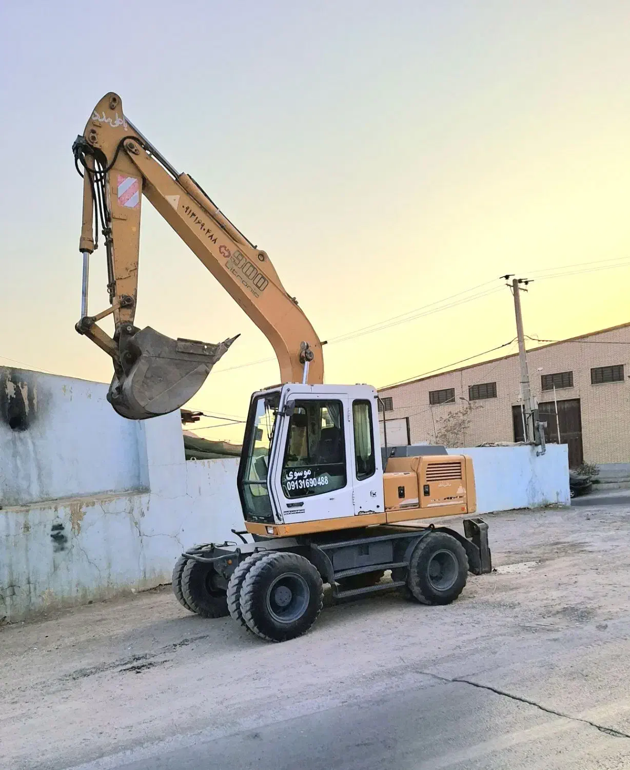 فروش بیل(A900(LEEBHERR|خودرو سنگین|اصفهان, شفق|دیوار