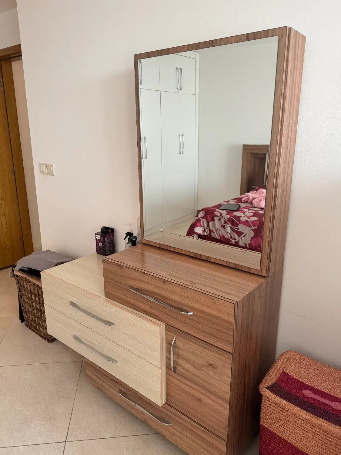 سرویس خواب|تخت و سرویس خواب|کیش, |دیوار