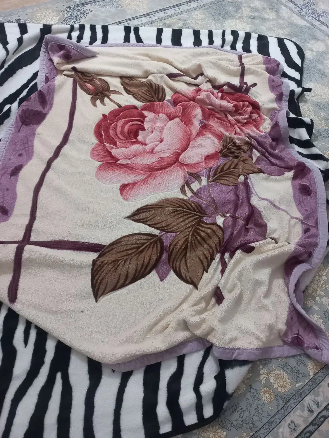 پتوی گلبافت|رختخواب، بالش، پتو|سراب, |دیوار