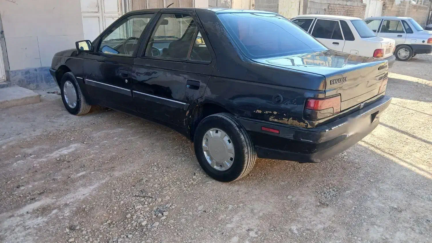 پژو ۴۰۵ مشکی ۸۳|خودرو سواری و وانت|مرودشت, شهرک مهدیه|دیوار