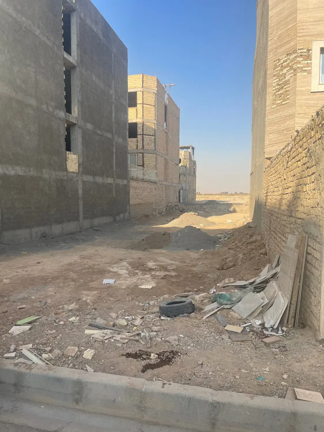 زمین شمالی ۲۳۰ متر در شهرک سیمرغ|فروش زمین و ملک کلنگی|برخوار, |دیوار