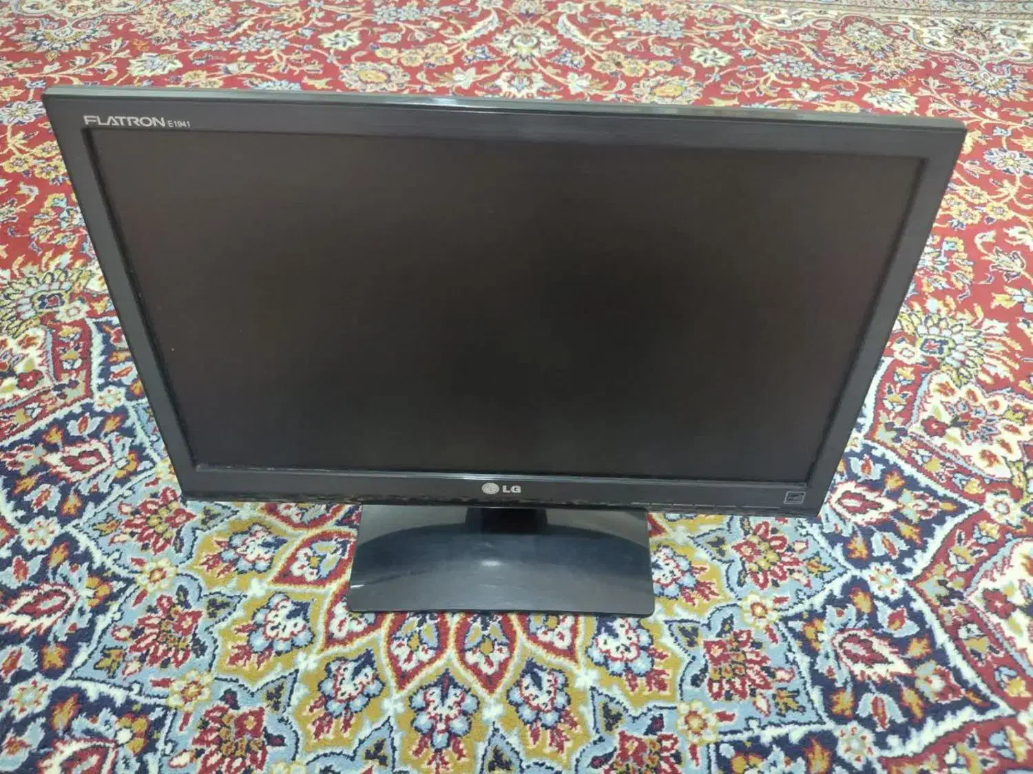 مانیتور ۱۹ LG|قطعات و لوازم جانبی رایانه|اصفهان, شهید رجایی|دیوار