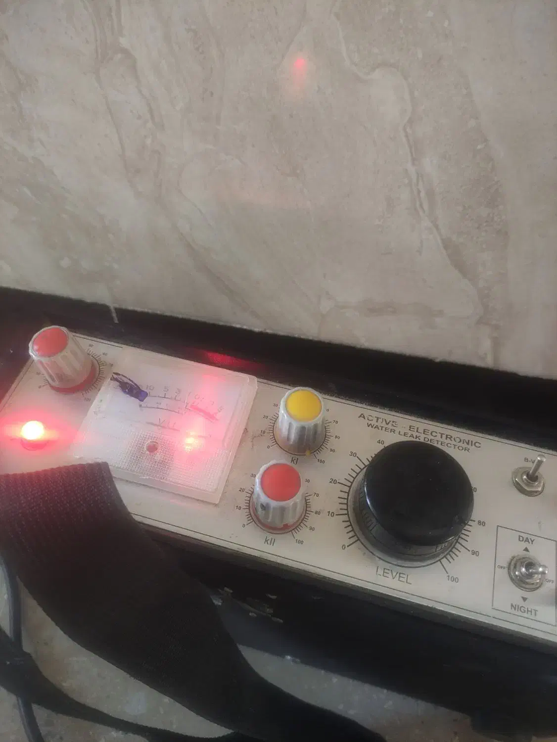 تشخیص ترکیدگی لوله آب با دستگاه فوجی دقیق نقطه زن|خدمات پیشه و مهارت|ایلام, |دیوار