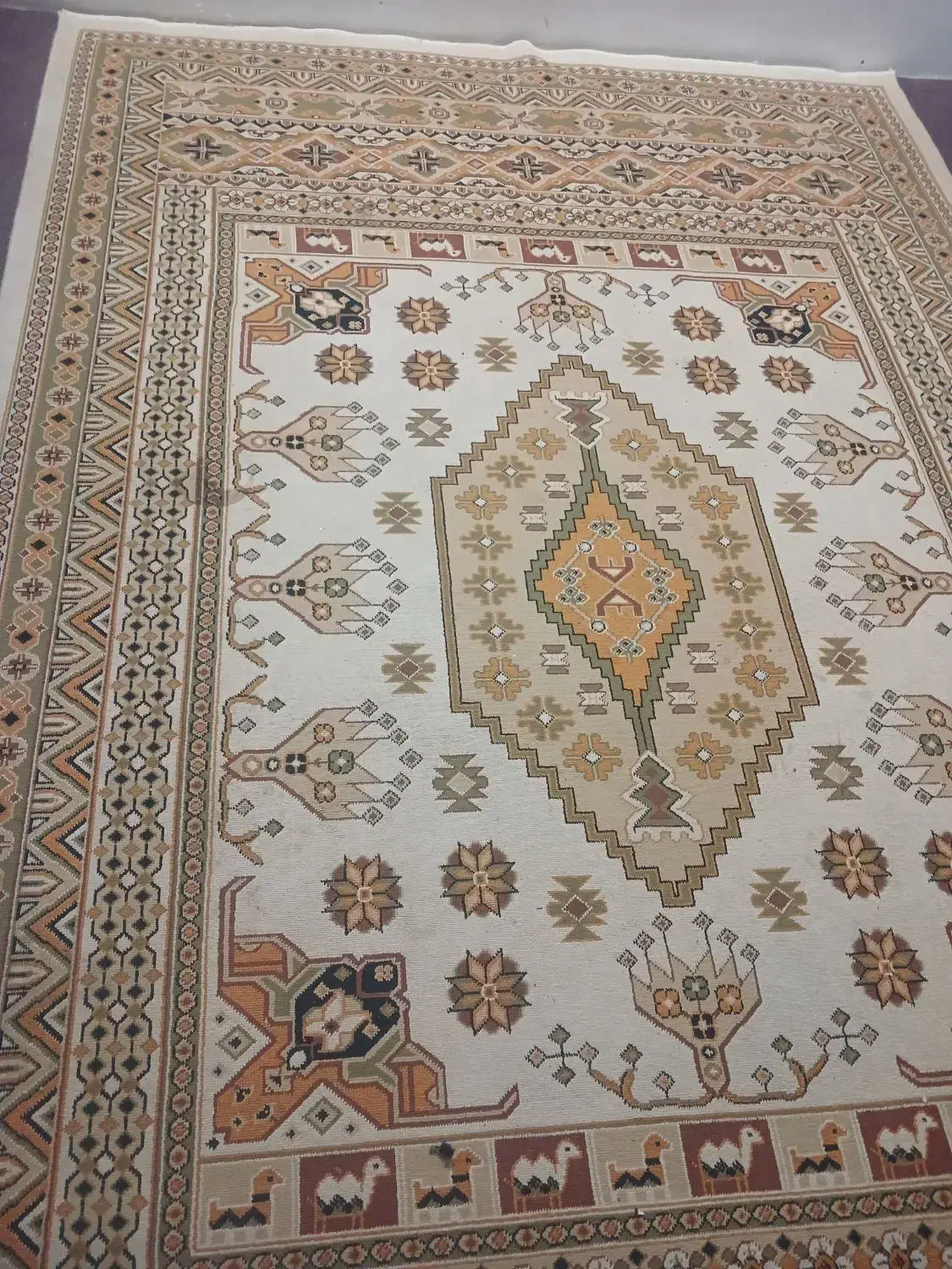 فرشه قرمز ۱۲ متری نخ اصل۷۰۰شونه|فرش|بهشهر, |دیوار