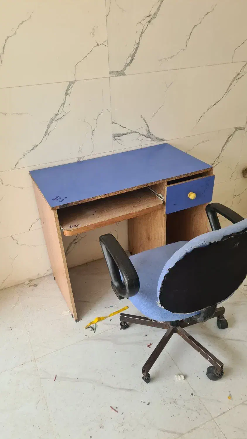 میز کامپیوتر یا تحریر با صندلی|میز تحریر و کامپیوتر|بروجرد, |دیوار