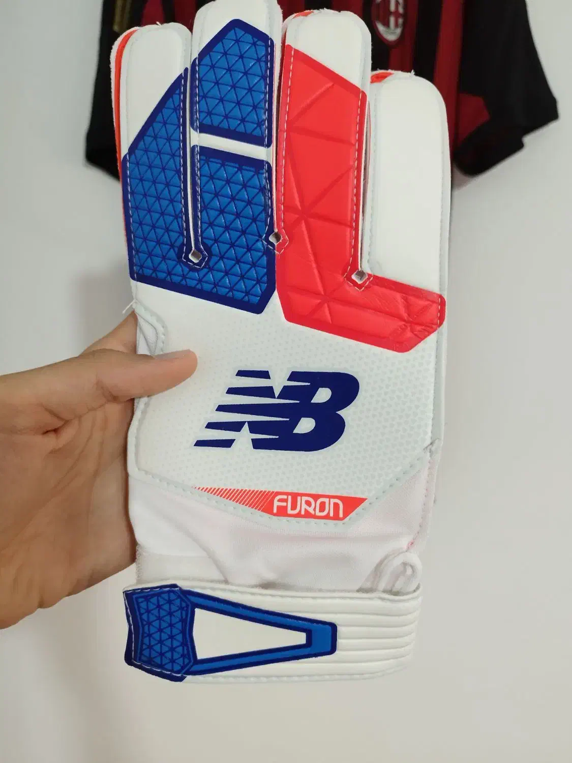 دستکش دروازه بانی فوتبال نیوبالانس|تجهیزات ورزشی|رحیم‌آباد, |دیوار