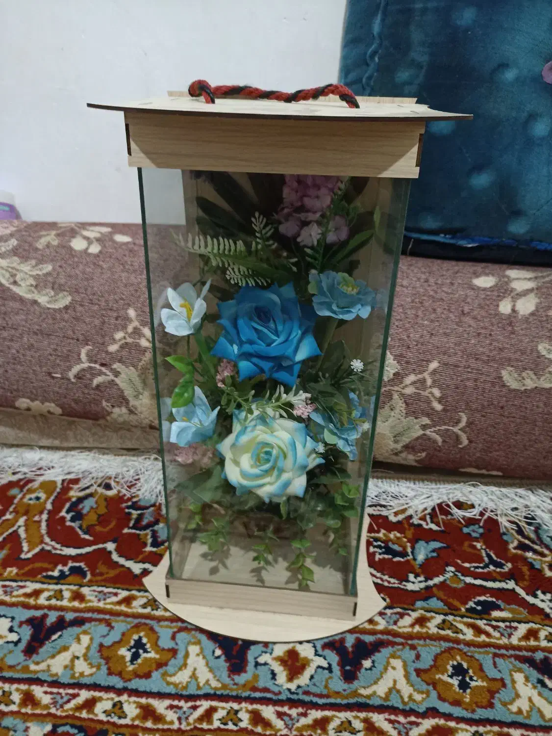 گل قشنگ نونو|گل مصنوعی|زاغه, |دیوار