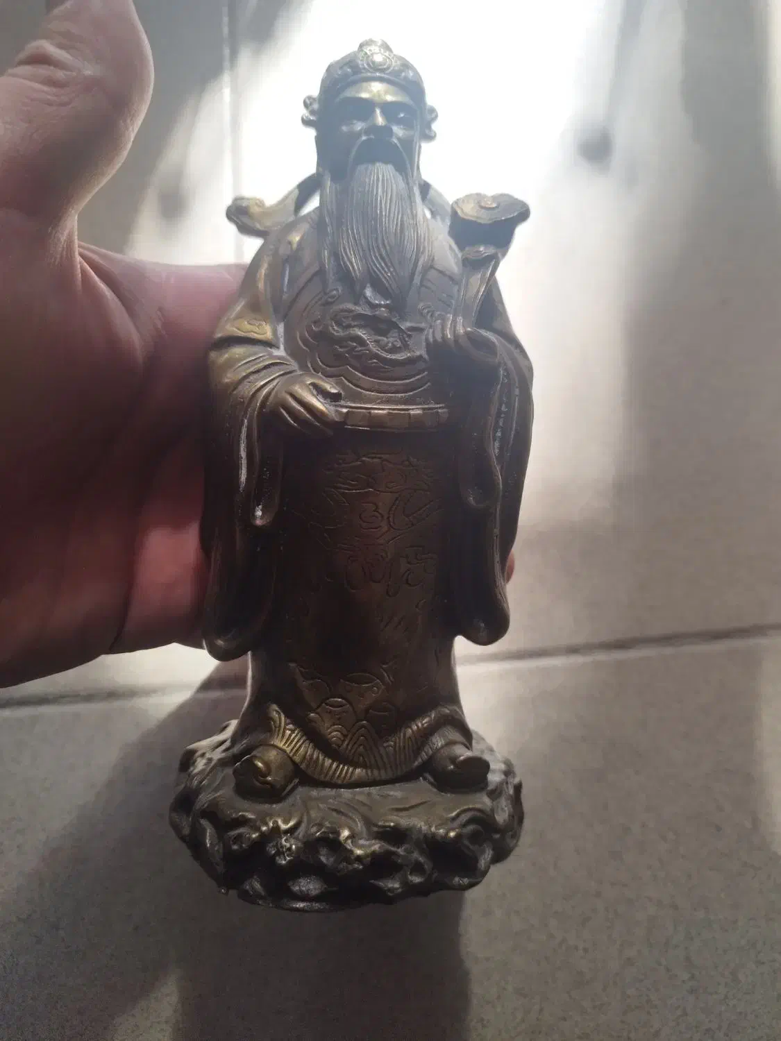 مجسمه برنزی قدیمی|کلکسیون اشیاء عتیقه|تهران, امام زاده عبدالله|دیوار